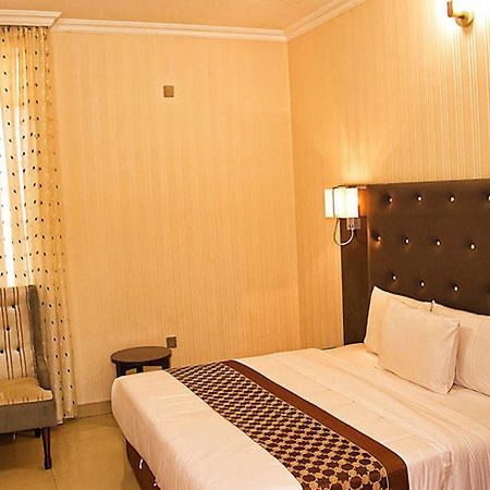 Lakeem Suites Agboyin Surulere Lagos Dış mekan fotoğraf