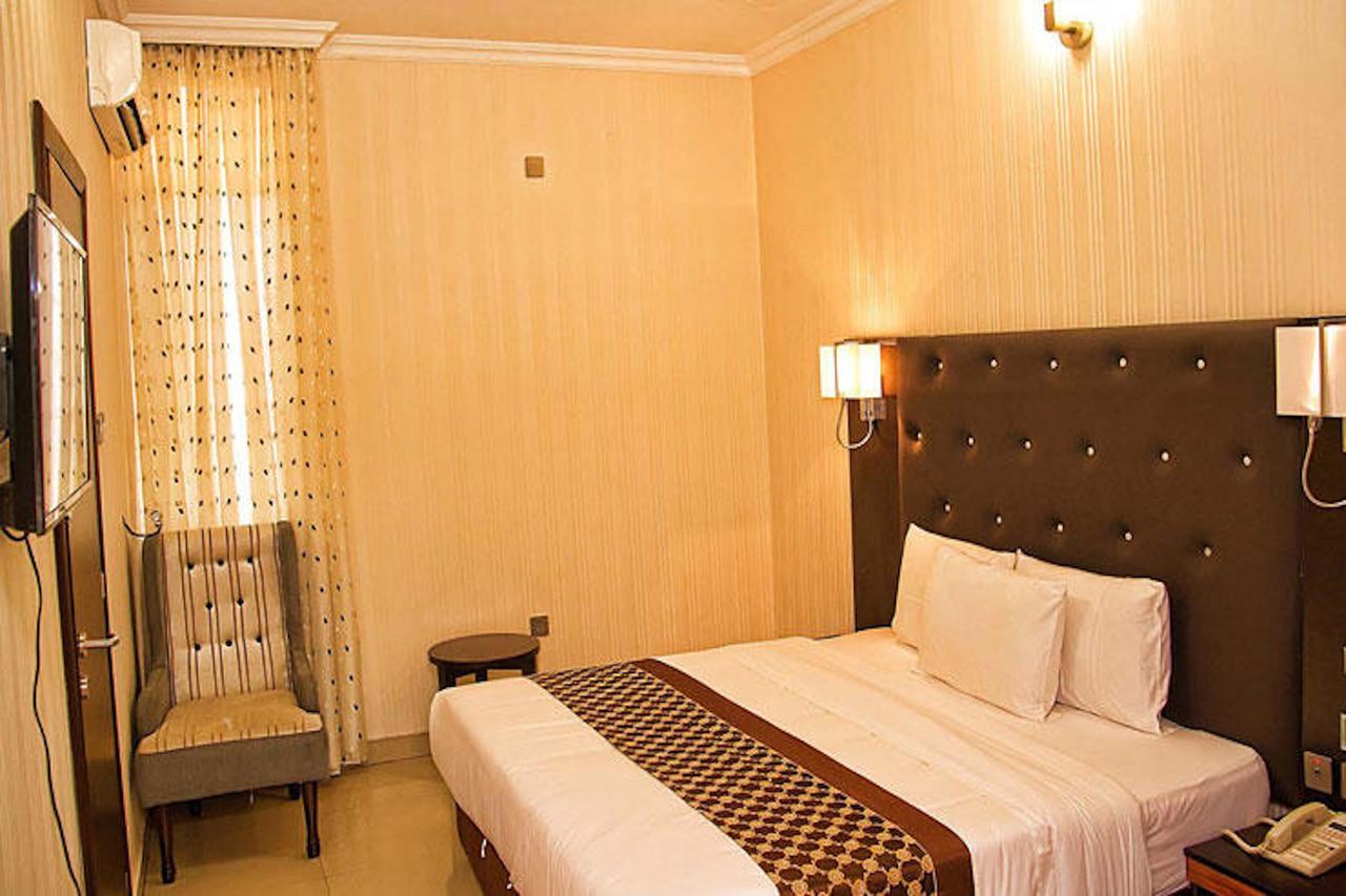 Lakeem Suites Agboyin Surulere Lagos Dış mekan fotoğraf