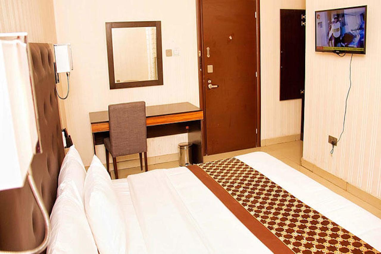 Lakeem Suites Agboyin Surulere Lagos Dış mekan fotoğraf