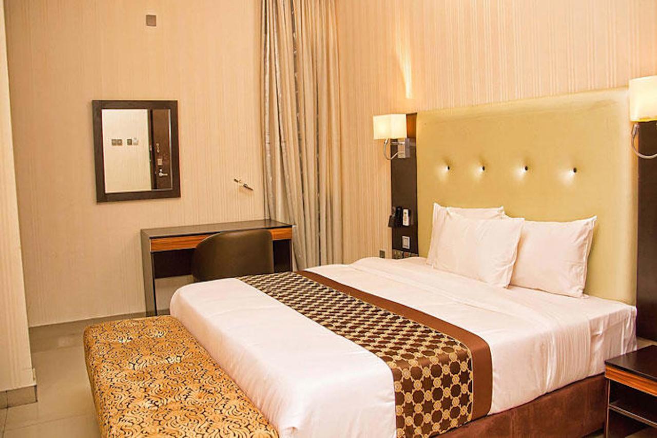 Lakeem Suites Agboyin Surulere Lagos Dış mekan fotoğraf